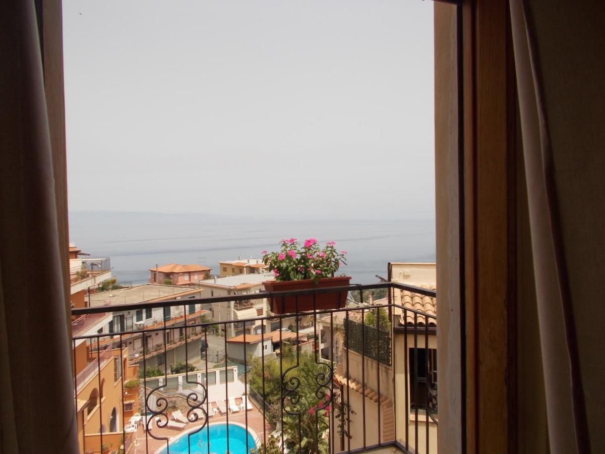 Il Melograno Apartment ตาออร์มินา ภายนอก รูปภาพ